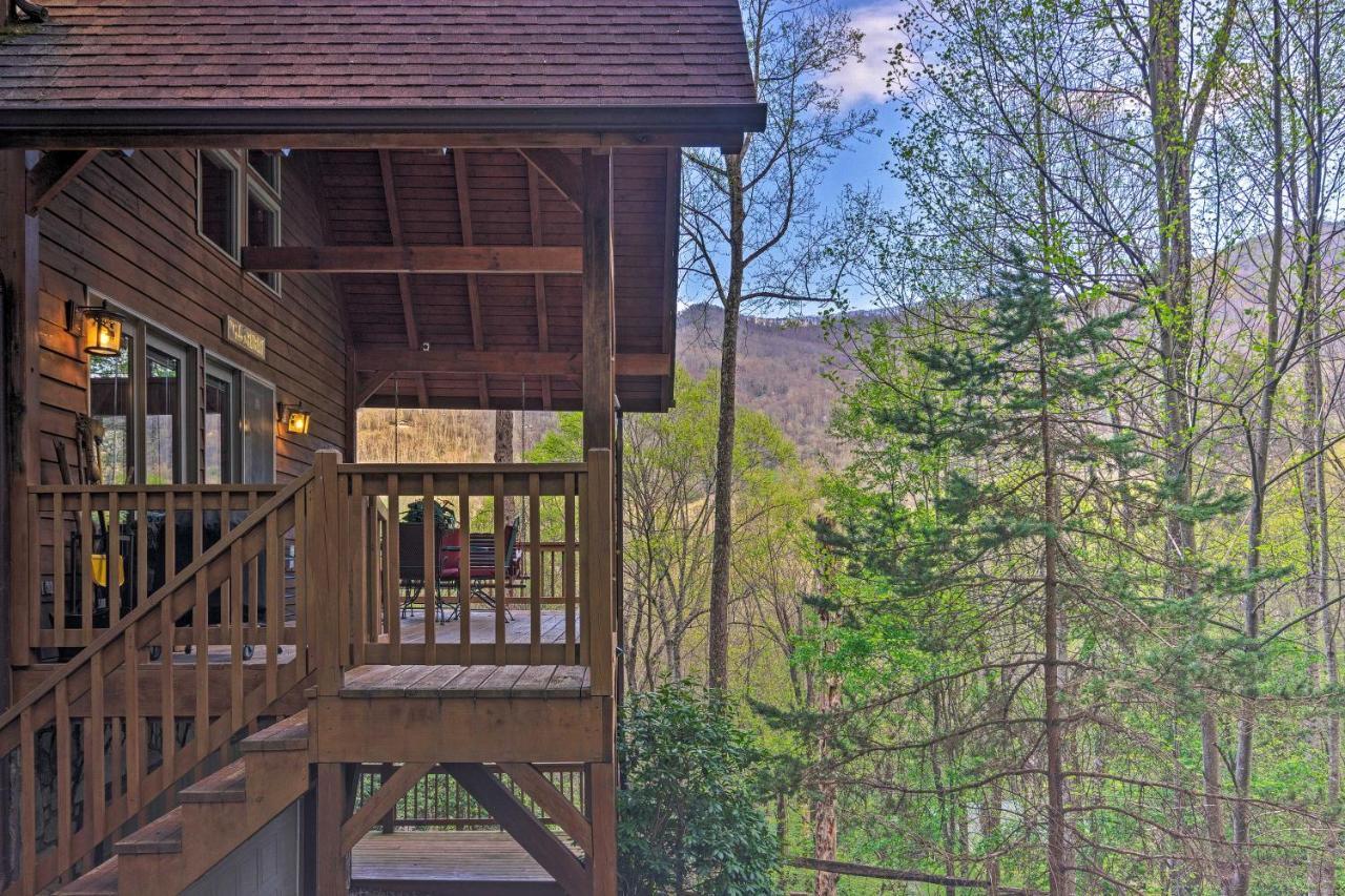 Spacious Maggie Valley Cabin With Hot Tub And Mtn View Exterior foto