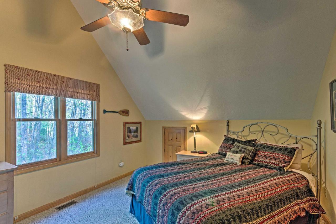 Spacious Maggie Valley Cabin With Hot Tub And Mtn View Exterior foto