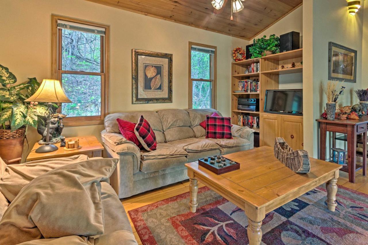 Spacious Maggie Valley Cabin With Hot Tub And Mtn View Exterior foto