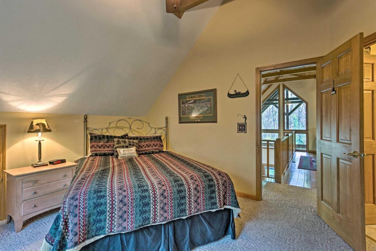 Spacious Maggie Valley Cabin With Hot Tub And Mtn View Exterior foto