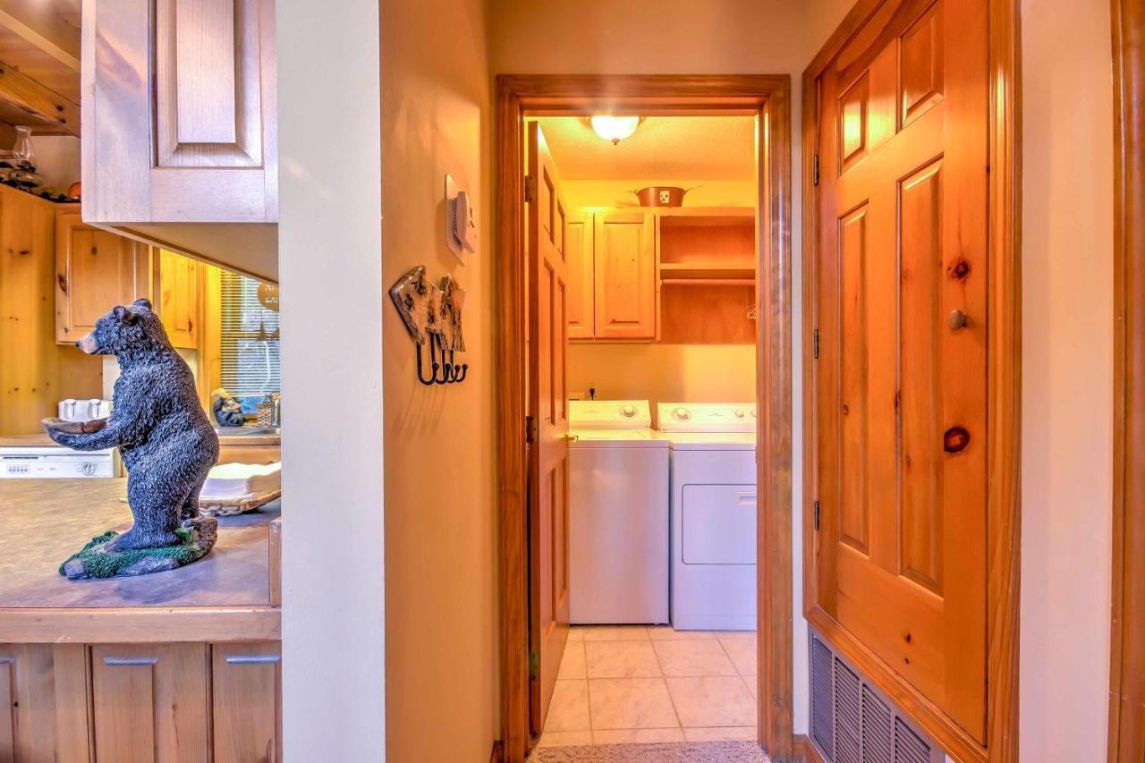 Spacious Maggie Valley Cabin With Hot Tub And Mtn View Exterior foto